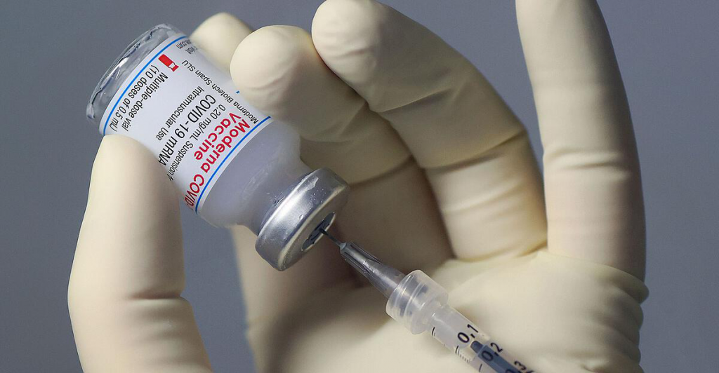 Japan withdraws 1.63 million doses of Moderna vaccine