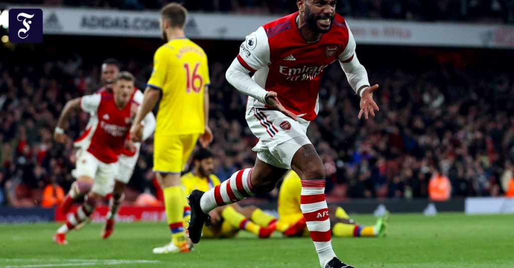 Lacazette saves Arsenal in derby against Crystal Palace