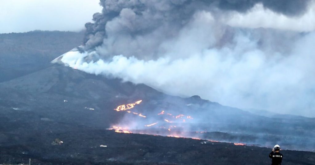 Volcanic eruption paralyzes air traffic again in La Palma