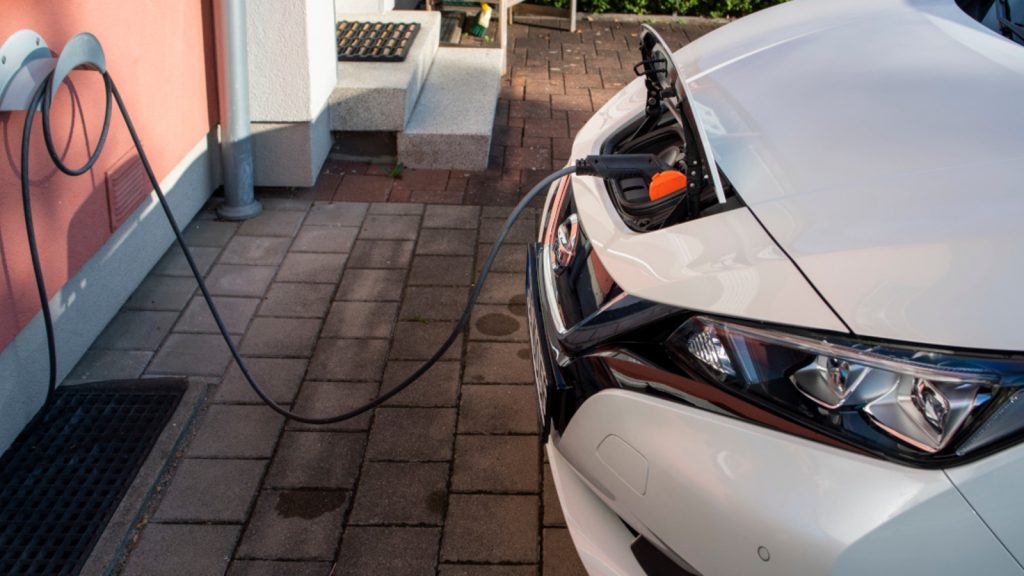 Charge electric cars properly at home