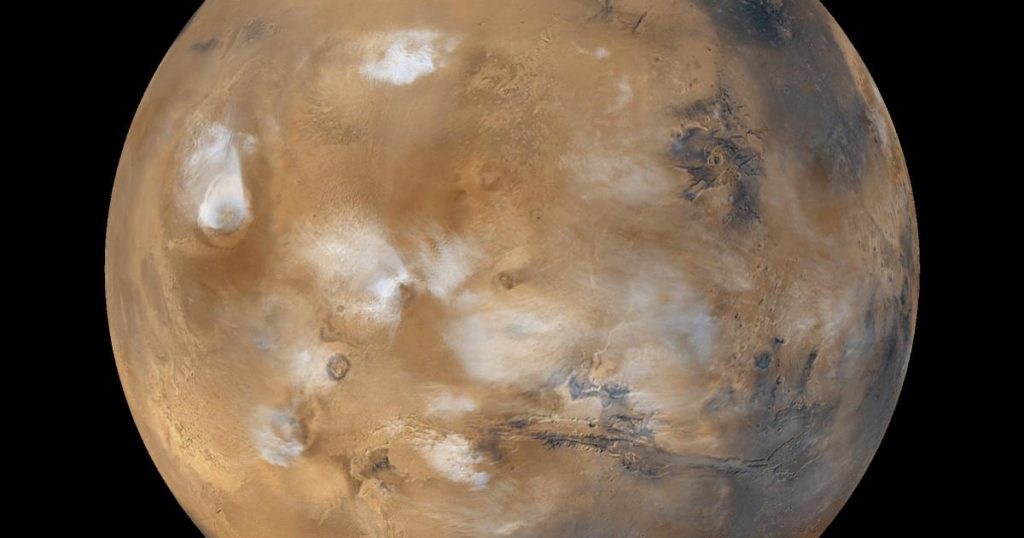 A huge mass of water was found under the Grand Canyon on Mars