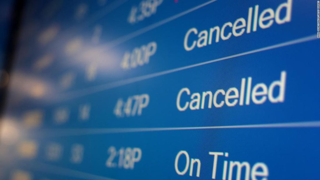 Vacation flights canceled due to problems with Covit-19 staff and bad weather