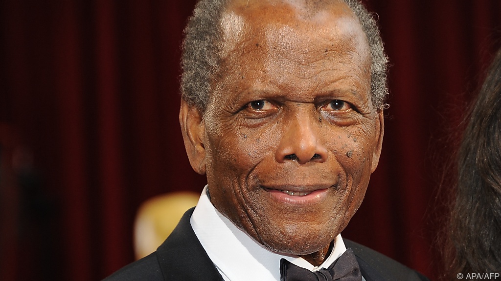 Hollywood legend Sidney Poitier dies at 94