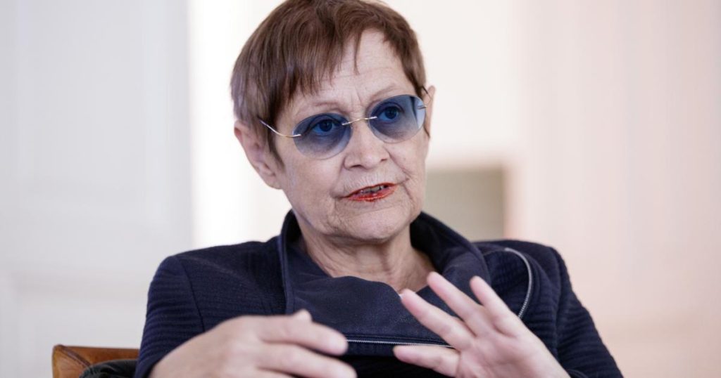 Light artist Brigitte Cowans dies at 64