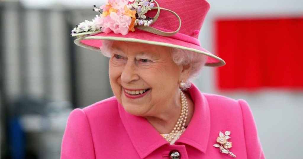 Queen Elizabeth II: For Philip: Will this gesture bring the royals back together?