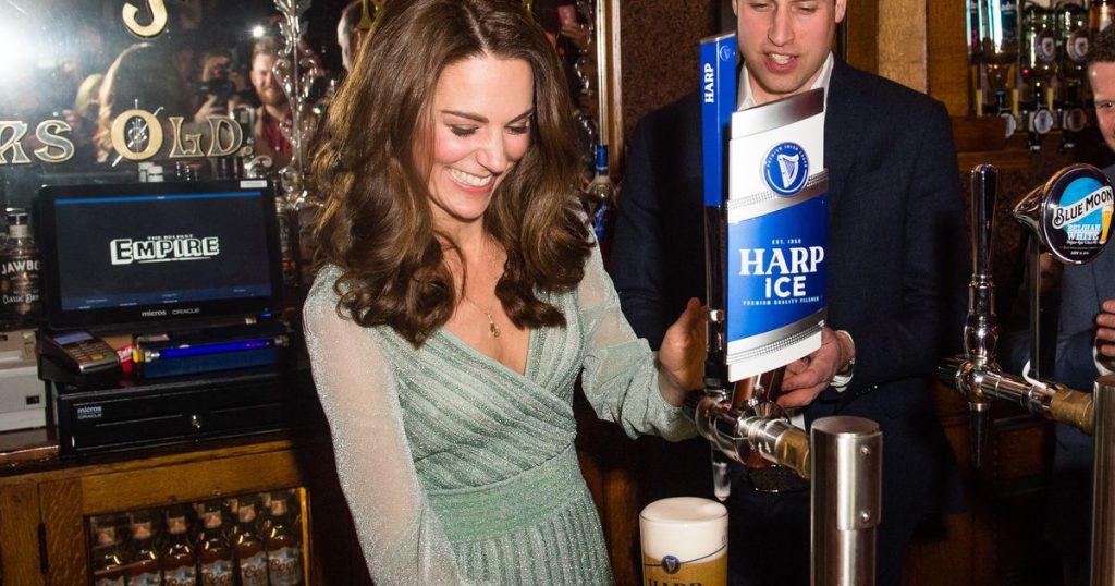 Duchess Kate: A royal night out - lets her snag at Prince Harry's favorite pub