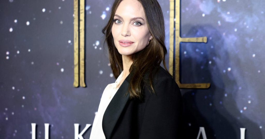Angelina Jolie shares an unusual photo with her daughter Shilo Jolie-Pitt
