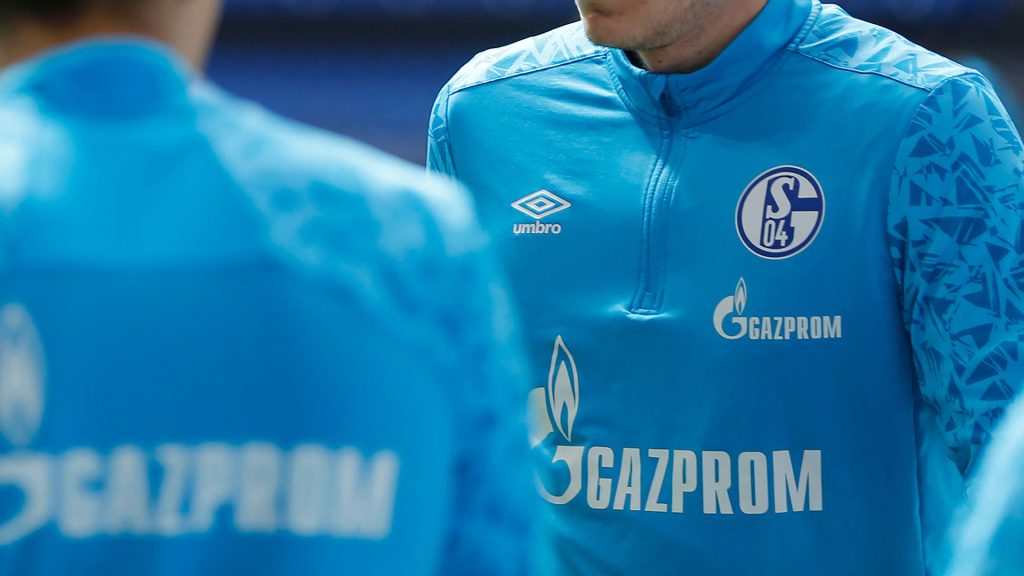 Russian attack on Ukraine: Schalke 04 removes Gazprom from T-shirts