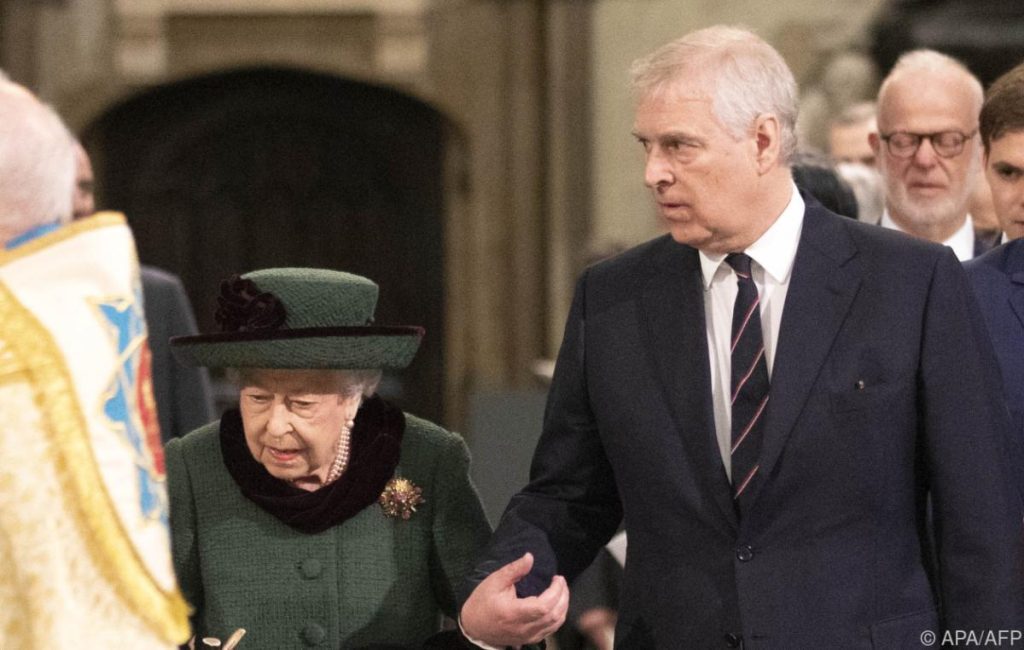 Prince Andrew returns money from controversial businessman