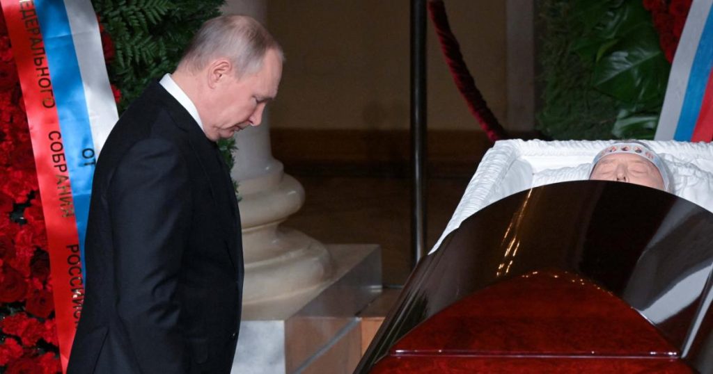 Putin at the funeral of the ultra-nationalist Zhirinovsky