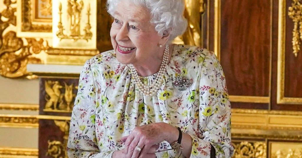 Queen Elizabeth II: Queen 007's secret stunt: Not even her family knew about it