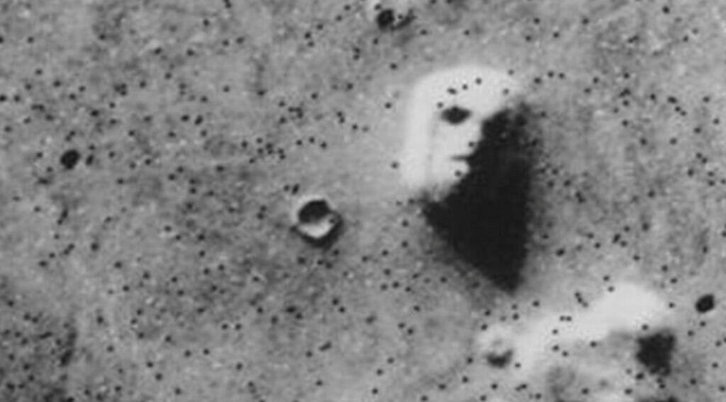 Image of a rock structure in the highlands of Mars Cydonia Minsai (Viking 1, 1976) Image source: NASA/JPL