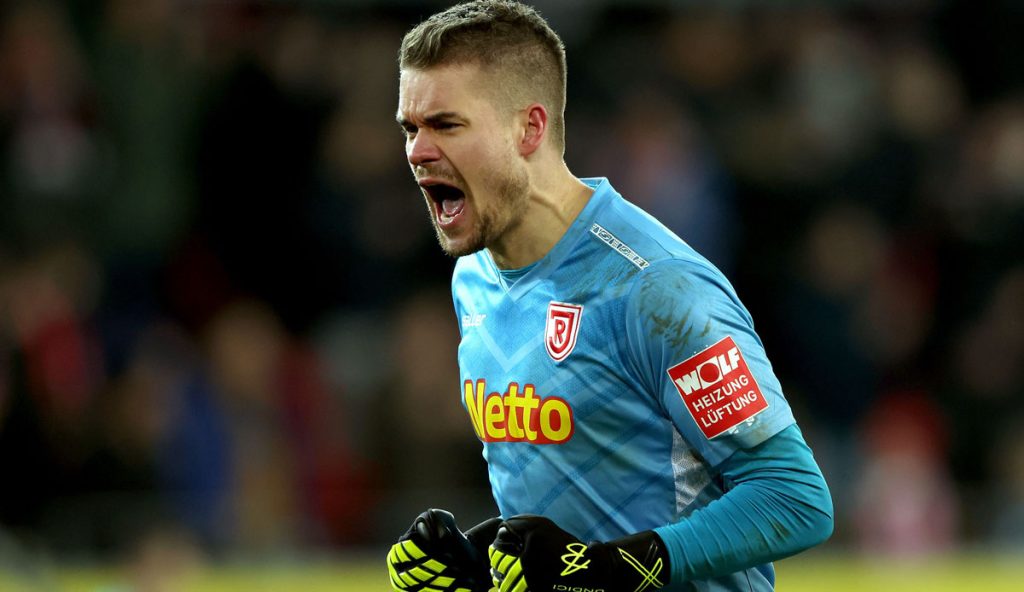 BVB signs goalkeeper Mayer from Regensburg