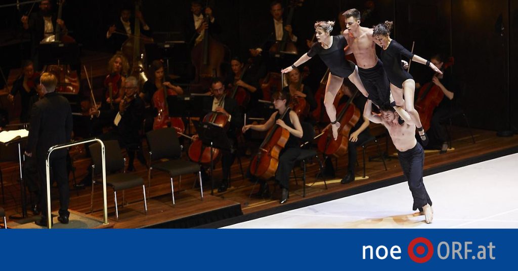 Acrobatic "Beethoven 9" at Festspielhaus