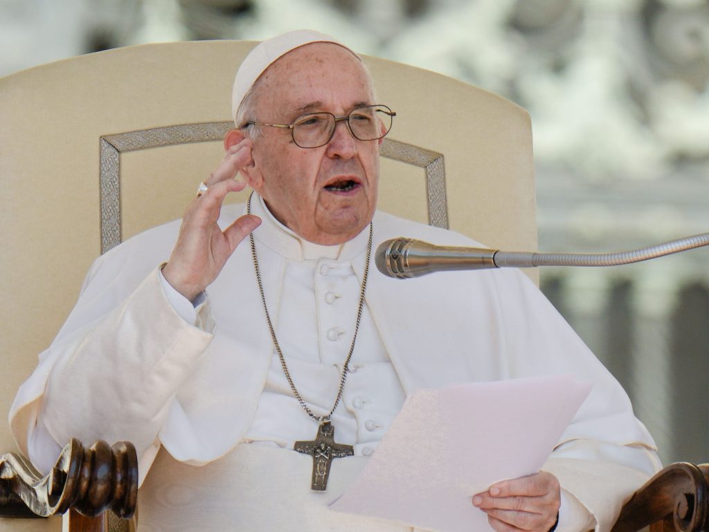 Pope warns of 'obsession with eternal youth'