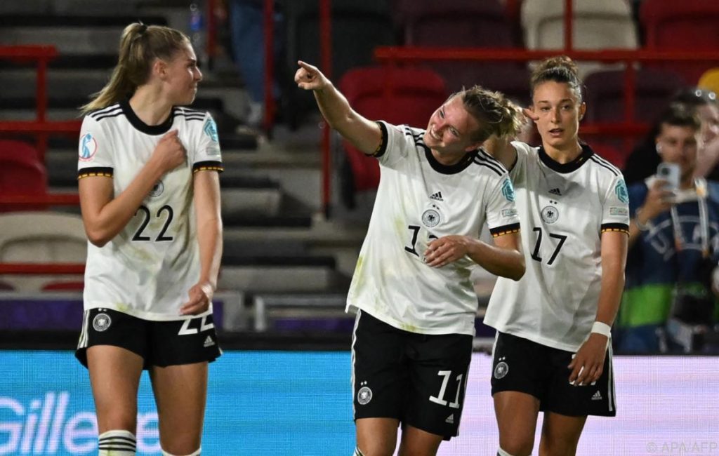 Sovereign Germany and Spain in the Women's Football Championship