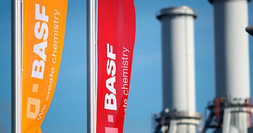 BASF greatly increases sales target - gas shortage risk