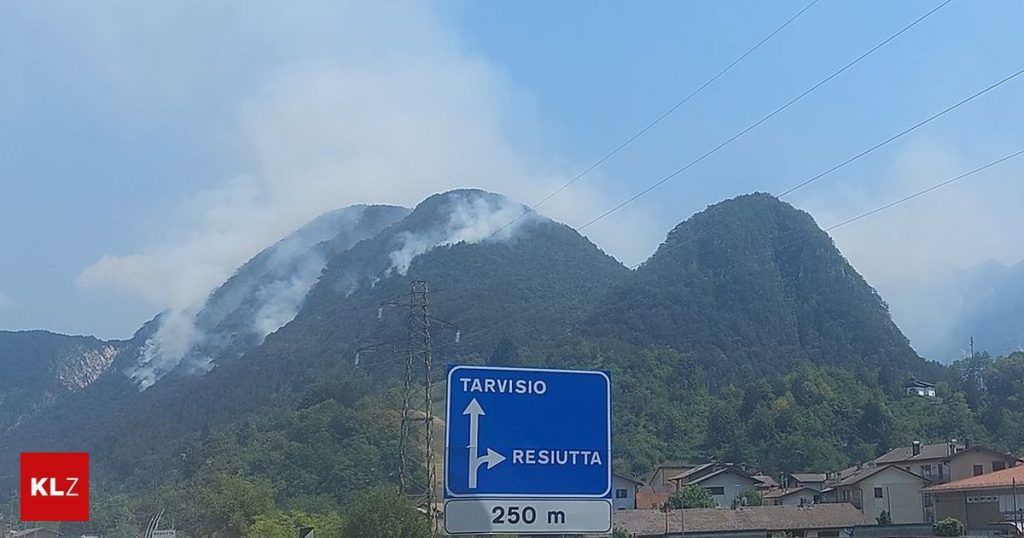 Mountaineers included: 50 km south of Tarvisio, the forest is on fire