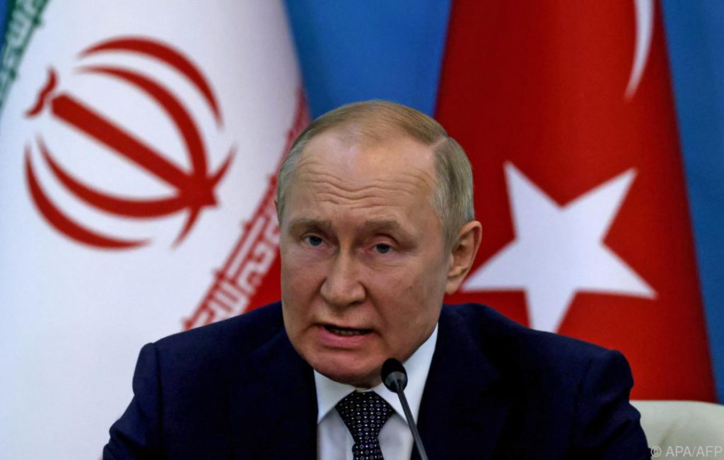 Putin: Gazprom "fully" fulfills its obligations