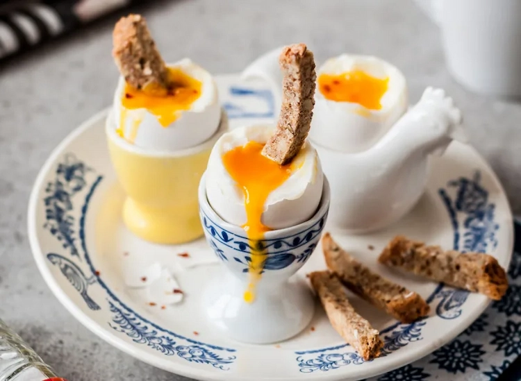 Eat half a raw egg yolk as a dip for wholemeal bread for breakfast and ensure a healthy start to your day