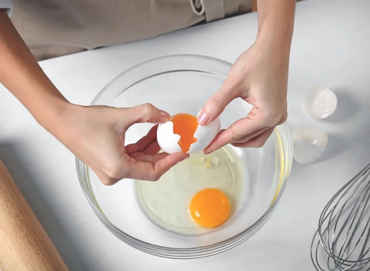 Separate egg whites from egg yolks, eat eggs every day and stay healthy with many kitchen recipes