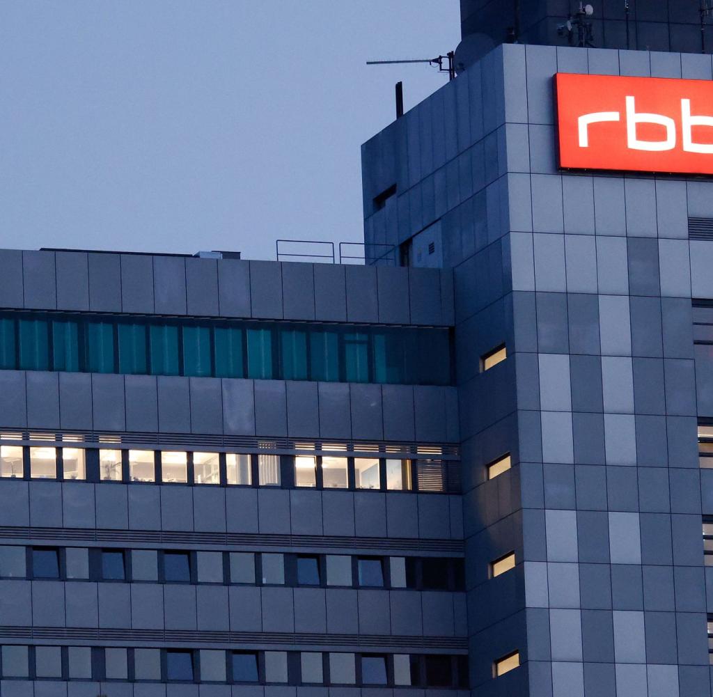 RBB headquarters are in Berlin.  In the search for an interim director, the current chair of the Oversight Committee, Dieter Pinckney, warns of 