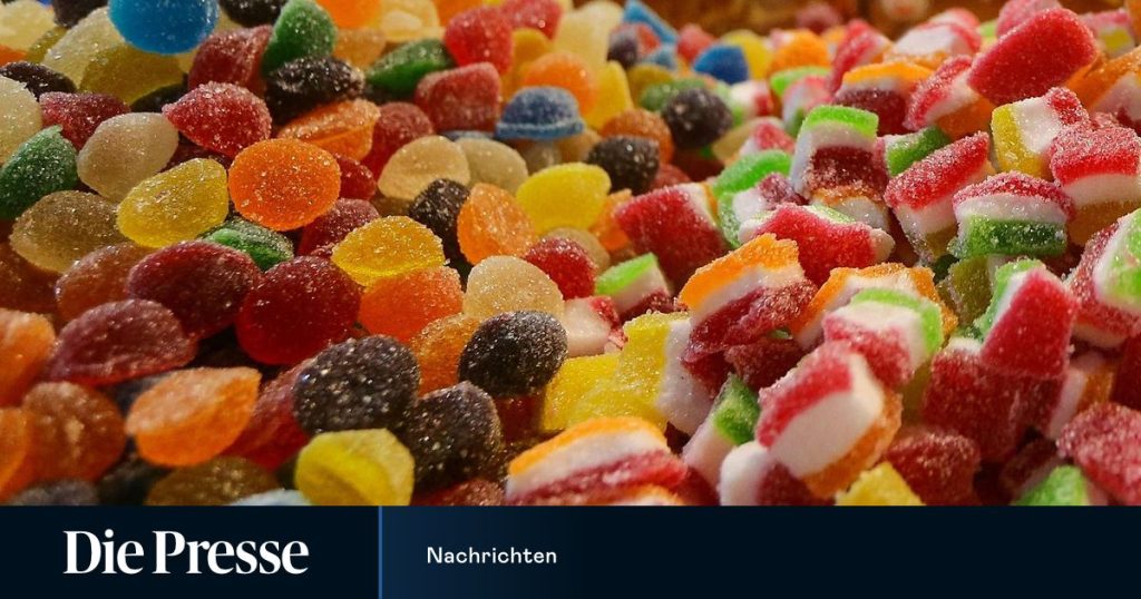 The company is looking for a candy lover and offers an annual salary of 76 thousand euros