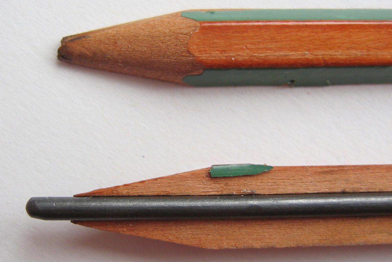 Half pencil with graphite lead