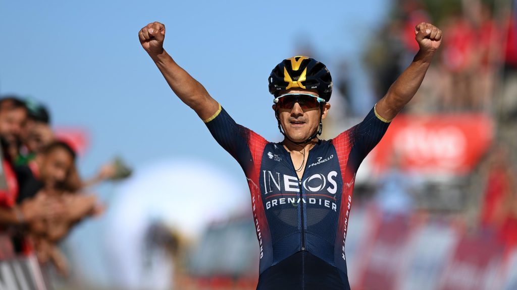 Vuelta 2022 - Richard Carapaz celebrates winning the second stage: Remco Evenpoel weakens for the first time