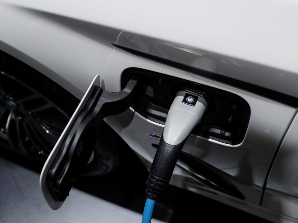 Change in support for plug-in hybrid cars - Austria