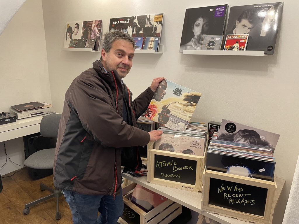 New pop-up store in the main square: Velash has a record store again